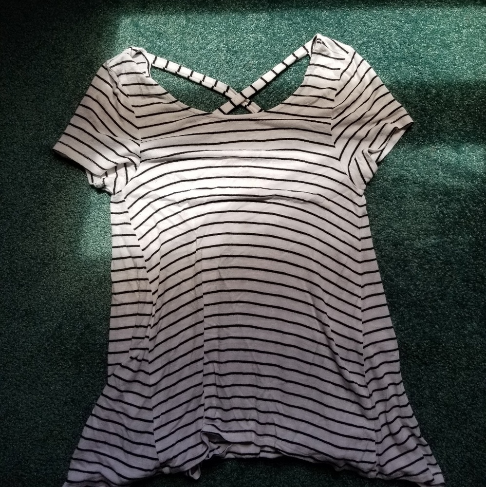 NEW STRIPED BLACK/WHITE SHIRT